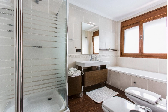 Villa in Denia zu verkaufen, Zona de estar 266 m², Klimaanlage, Terreno 1254 m², 5 Schlafzimmer, 3 Badezimmer, Pool, ref.: VI-CHA2550-37