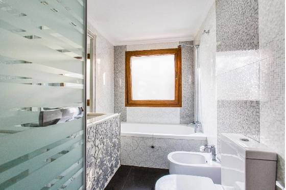 Villa in Denia zu verkaufen, Zona de estar 266 m², Klimaanlage, Terreno 1254 m², 5 Schlafzimmer, 3 Badezimmer, Pool, ref.: VI-CHA2550-39