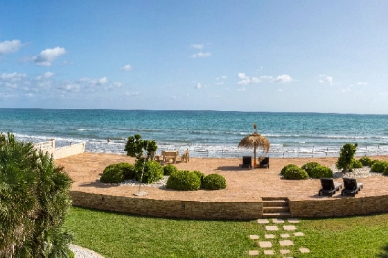 Villa in Denia zu verkaufen, Zona de estar 266 m², Klimaanlage, Terreno 1254 m², 5 Schlafzimmer, 3 Badezimmer, Pool, ref.: VI-CHA2550-4