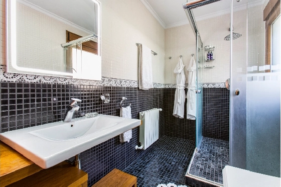 Villa in Denia zu verkaufen, Zona de estar 266 m², Klimaanlage, Terreno 1254 m², 5 Schlafzimmer, 3 Badezimmer, Pool, ref.: VI-CHA2550-45