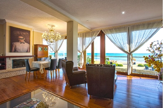 Villa in Denia zu verkaufen, Zona de estar 266 m², Klimaanlage, Terreno 1254 m², 5 Schlafzimmer, 3 Badezimmer, Pool, ref.: VI-CHA2550-6