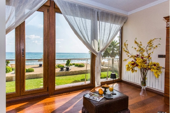 Villa in Denia zu verkaufen, Zona de estar 266 m², Klimaanlage, Terreno 1254 m², 5 Schlafzimmer, 3 Badezimmer, Pool, ref.: VI-CHA2550-7