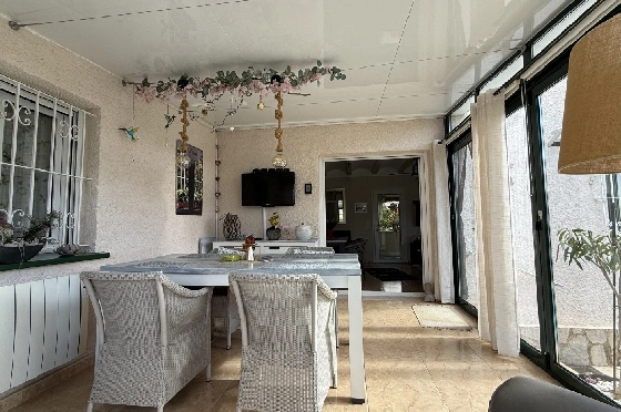 Villa in Els Poblets zu verkaufen, Zona de estar 105 m², Baujahr 1990, + Zentralheizung, Klimaanlage, Terreno 536 m², 2 Schlafzimmer, 2 Badezimmer, Pool, ref.: JS-0326-6