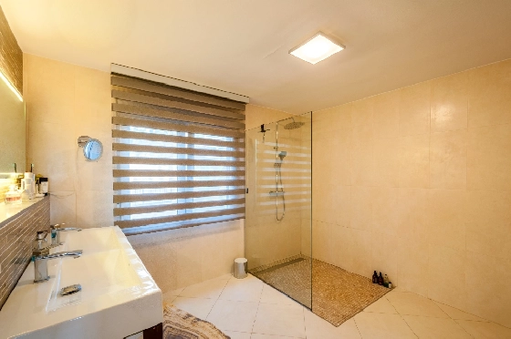 Villa in Moraira zu verkaufen, Zona de estar 270 m², Klimaanlage, Terreno 897 m², 3 Schlafzimmer, 3 Badezimmer, Pool, ref.: AM-12629DR-19