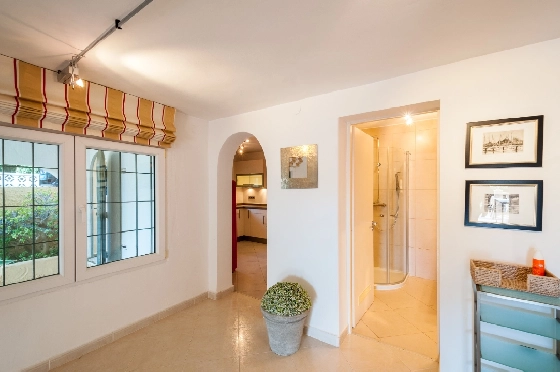 Villa in Moraira zu verkaufen, Zona de estar 270 m², Klimaanlage, Terreno 897 m², 3 Schlafzimmer, 3 Badezimmer, Pool, ref.: AM-12629DR-21