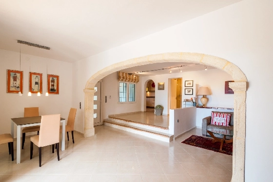 Villa in Moraira zu verkaufen, Zona de estar 270 m², Klimaanlage, Terreno 897 m², 3 Schlafzimmer, 3 Badezimmer, Pool, ref.: AM-12629DR-24