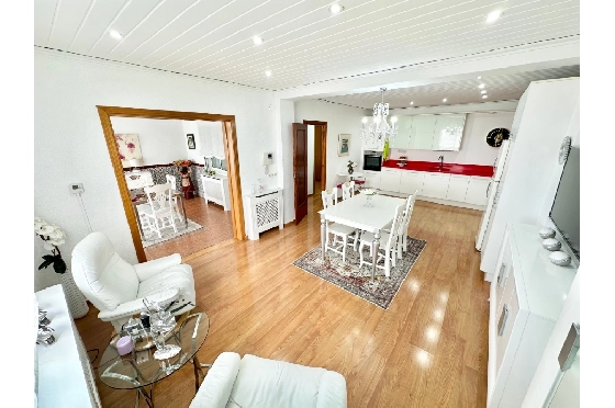 Stadthaus in Pego zu verkaufen, Wohnfläche 456 m², Baujahr 1982, Klimaanlage, Grundstück 224 m², 5 Schlafzimmer, 2 Badezimmer, Pool, ref.: O-V96114-2