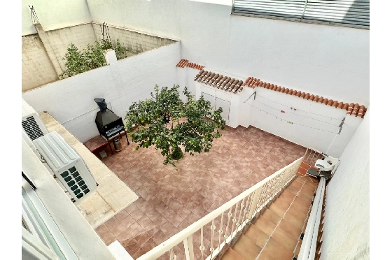 Stadthaus in Pego zu verkaufen, Wohnfläche 456 m², Baujahr 1982, Klimaanlage, Grundstück 224 m², 5 Schlafzimmer, 2 Badezimmer, Pool, ref.: O-V96114-3