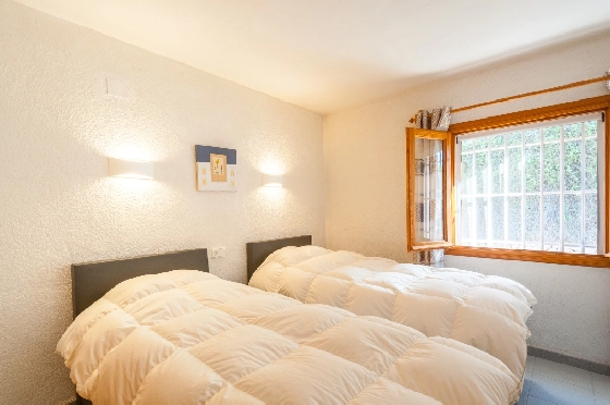 Villa in Benissa zu verkaufen, Zona de estar 247 m², Baujahr 1993, Klimaanlage, Terreno 848 m², 5 Schlafzimmer, 3 Badezimmer, Pool, ref.: AM-12630DR-32
