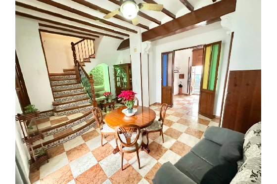 Stadthaus in Pego zu verkaufen, Wohnfläche 280 m², Baujahr 1948, Klimaanlage, Grundstück 104 m², 4 Schlafzimmer, 2 Badezimmer, Pool, ref.: O-V96714-16