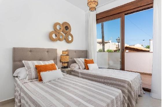 Erdgeschoss Apartment in Torrevieja zu verkaufen, Zona de estar 100 m², Zustand Erstbezug, 3 Schlafzimmer, 2 Badezimmer, Pool, ref.: HA-TON-159-A03-18