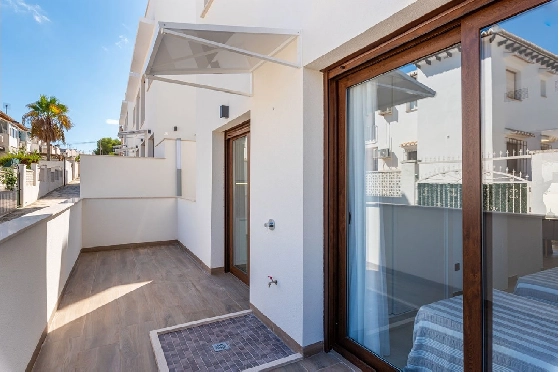 Erdgeschoss Apartment in Torrevieja zu verkaufen, Zona de estar 100 m², Zustand Erstbezug, 3 Schlafzimmer, 2 Badezimmer, Pool, ref.: HA-TON-159-A03-20