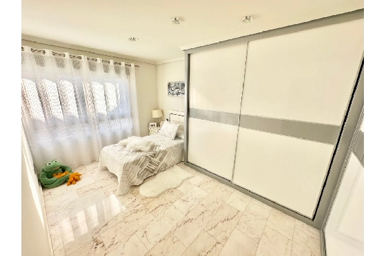 Stadthaus in Pego zu verkaufen, Wohnfläche 280 m², Baujahr 2010, Klimaanlage, Grundstück 153 m², 3 Schlafzimmer, 2 Badezimmer, Pool, ref.: O-V97114-32