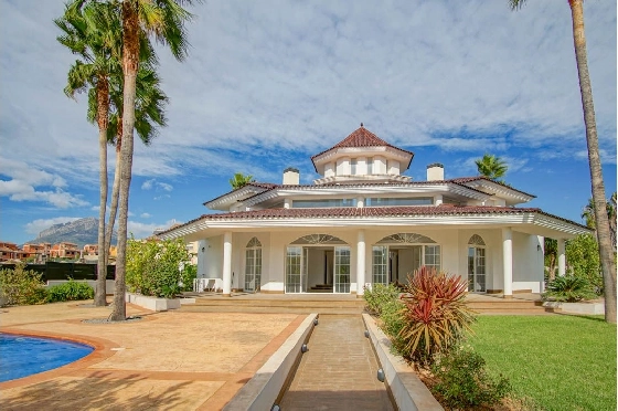 Villa in L-Alfas del Pi(Alfaz del PI Pueblo Urbanizaciones) zu verkaufen, Zona de estar 810 m², Terreno 1094 m², 5 Schlafzimmer, 6 Badezimmer, Pool, ref.: COB-7030ALF-10535-1