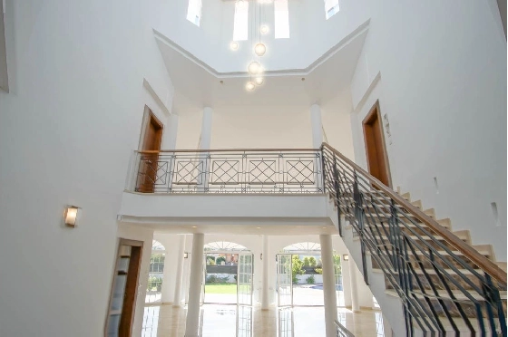 Villa in L-Alfas del Pi(Alfaz del PI Pueblo Urbanizaciones) zu verkaufen, Zona de estar 810 m², Terreno 1094 m², 5 Schlafzimmer, 6 Badezimmer, Pool, ref.: COB-7030ALF-10535-27