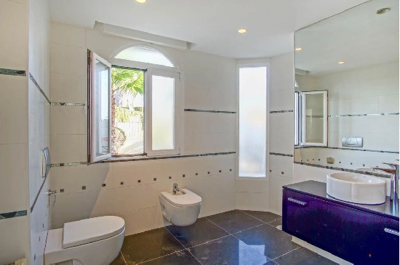 Villa in L-Alfas del Pi(Alfaz del PI Pueblo Urbanizaciones) zu verkaufen, Zona de estar 810 m², Terreno 1094 m², 5 Schlafzimmer, 6 Badezimmer, Pool, ref.: COB-7030ALF-10535-29