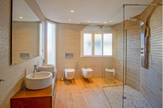 Villa in L-Alfas del Pi(Alfaz del PI Pueblo Urbanizaciones) zu verkaufen, Zona de estar 810 m², Terreno 1094 m², 5 Schlafzimmer, 6 Badezimmer, Pool, ref.: COB-7030ALF-10535-30