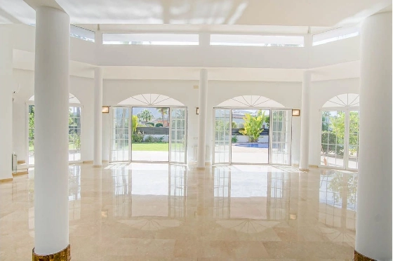 Villa in L-Alfas del Pi(Alfaz del PI Pueblo Urbanizaciones) zu verkaufen, Zona de estar 810 m², Terreno 1094 m², 5 Schlafzimmer, 6 Badezimmer, Pool, ref.: COB-7030ALF-10535-34