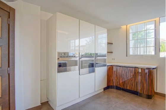 Villa in L-Alfas del Pi(Alfaz del PI Pueblo Urbanizaciones) zu verkaufen, Zona de estar 810 m², Terreno 1094 m², 5 Schlafzimmer, 6 Badezimmer, Pool, ref.: COB-7030ALF-10535-36