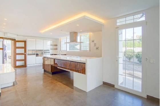 Villa in L-Alfas del Pi(Alfaz del PI Pueblo Urbanizaciones) zu verkaufen, Zona de estar 810 m², Terreno 1094 m², 5 Schlafzimmer, 6 Badezimmer, Pool, ref.: COB-7030ALF-10535-39