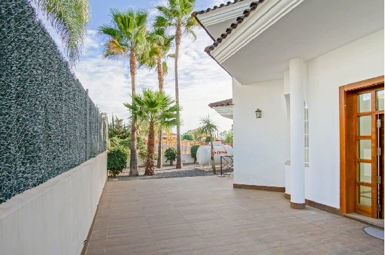 Villa in L-Alfas del Pi(Alfaz del PI Pueblo Urbanizaciones) zu verkaufen, Zona de estar 810 m², Terreno 1094 m², 5 Schlafzimmer, 6 Badezimmer, Pool, ref.: COB-7030ALF-10535-45