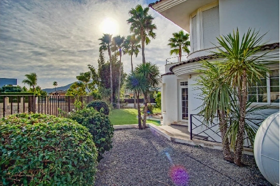 Villa in L-Alfas del Pi(Alfaz del PI Pueblo Urbanizaciones) zu verkaufen, Zona de estar 810 m², Terreno 1094 m², 5 Schlafzimmer, 6 Badezimmer, Pool, ref.: COB-7030ALF-10535-47