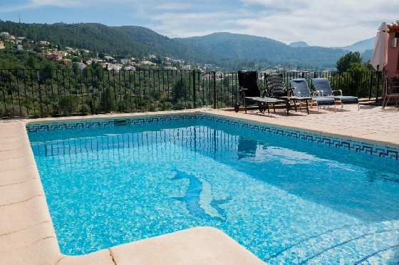 Villa in Orba(Comunidad valenciana) zu verkaufen, Zona de estar 225 m², Klimaanlage, Terreno 637 m², 5 Schlafzimmer, 2 Badezimmer, Pool, ref.: COB-3568-10535-42
