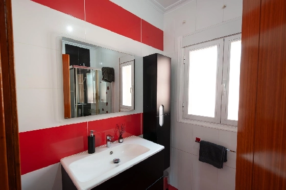 Villa in Orba(Comunidad valenciana) zu verkaufen, Zona de estar 225 m², Klimaanlage, Terreno 637 m², 5 Schlafzimmer, 2 Badezimmer, Pool, ref.: COB-3568-10535-7