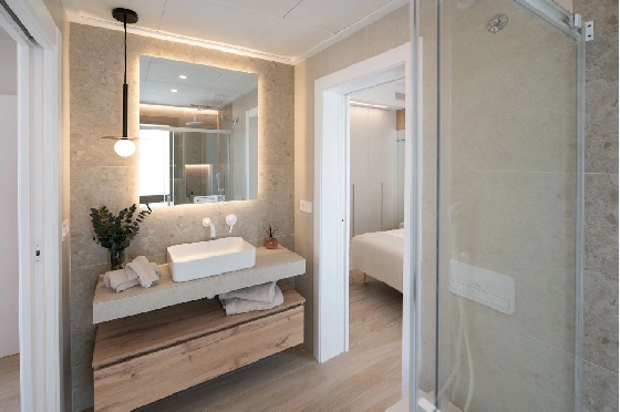 Eck-Reihenhaus in Los Alcazares zu verkaufen, Zona de estar 146 m², Zustand Erstbezug, Klimaanlage, Terreno 177 m², 3 Schlafzimmer, 2 Badezimmer, Pool, ref.: HA-LAN-480-Q01-14