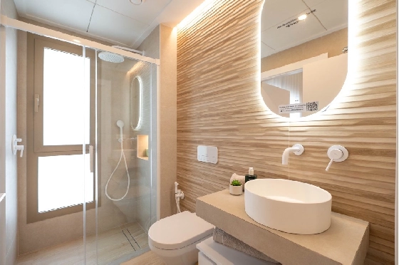 Eck-Reihenhaus in Los Alcazares zu verkaufen, Zona de estar 146 m², Zustand Erstbezug, Klimaanlage, Terreno 177 m², 3 Schlafzimmer, 2 Badezimmer, Pool, ref.: HA-LAN-480-Q01-17
