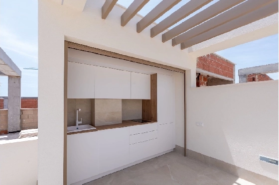 Eck-Reihenhaus in Los Alcazares zu verkaufen, Zona de estar 146 m², Zustand Erstbezug, Klimaanlage, Terreno 177 m², 3 Schlafzimmer, 2 Badezimmer, Pool, ref.: HA-LAN-480-Q01-20