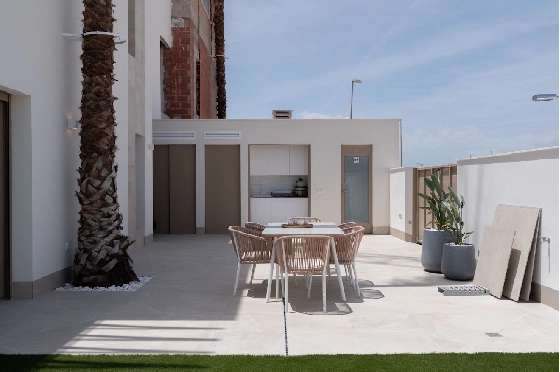 Eck-Reihenhaus in Los Alcazares zu verkaufen, Zona de estar 146 m², Zustand Erstbezug, Klimaanlage, Terreno 177 m², 3 Schlafzimmer, 2 Badezimmer, Pool, ref.: HA-LAN-480-Q01-23