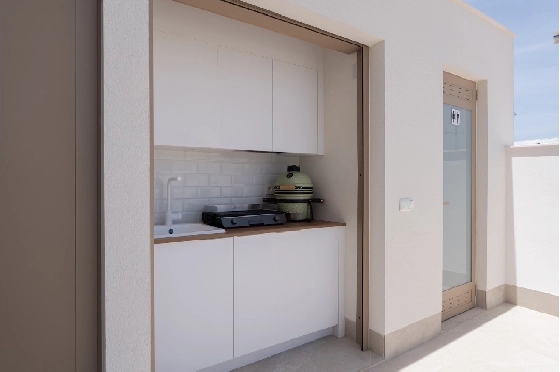 Eck-Reihenhaus in Los Alcazares zu verkaufen, Zona de estar 146 m², Zustand Erstbezug, Klimaanlage, Terreno 177 m², 3 Schlafzimmer, 2 Badezimmer, Pool, ref.: HA-LAN-480-Q01-25