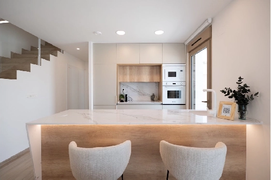 Eck-Reihenhaus in Los Alcazares zu verkaufen, Zona de estar 146 m², Zustand Erstbezug, Klimaanlage, Terreno 177 m², 3 Schlafzimmer, 2 Badezimmer, Pool, ref.: HA-LAN-480-Q01-7