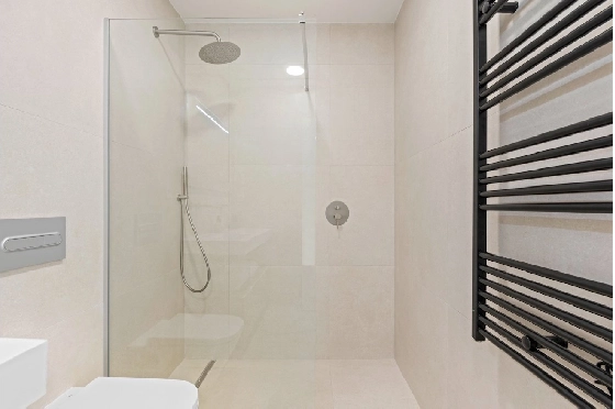 Villa in Los Alcazares zu verkaufen, Zona de estar 198 m², Zustand Erstbezug, Klimaanlage, Terreno 235 m², 3 Schlafzimmer, 2 Badezimmer, Pool, ref.: HA-LAN-501-E01-18