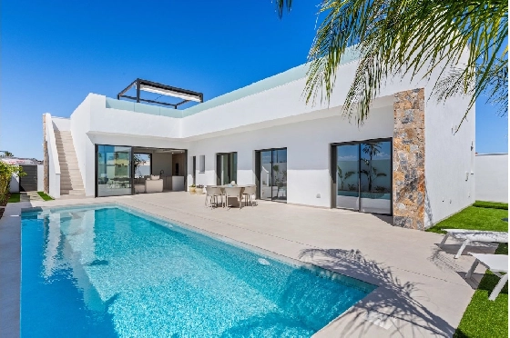 Villa in Los Alcazares zu verkaufen, Zona de estar 198 m², Zustand Erstbezug, Klimaanlage, Terreno 235 m², 3 Schlafzimmer, 2 Badezimmer, Pool, ref.: HA-LAN-501-E01-26