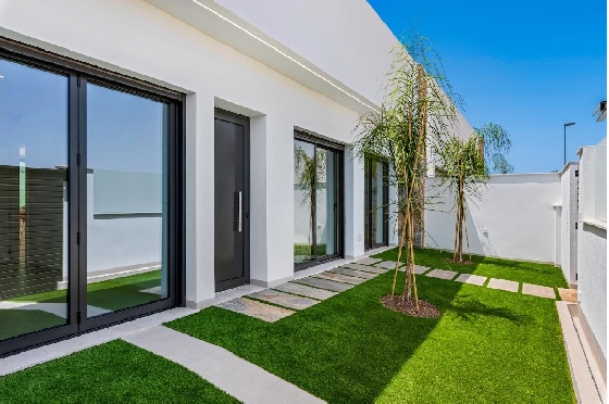 Villa in Los Alcazares zu verkaufen, Zona de estar 198 m², Zustand Erstbezug, Klimaanlage, Terreno 235 m², 3 Schlafzimmer, 2 Badezimmer, Pool, ref.: HA-LAN-501-E01-3